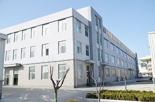 公司本著以人為本、誠信待人的理念，培養(yǎng)造就了一批專業(yè)人員